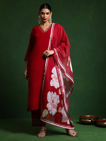 Varanga Women Thread Embroidere Yoke With Lace Detailing Kurta And Trouser With Dupata